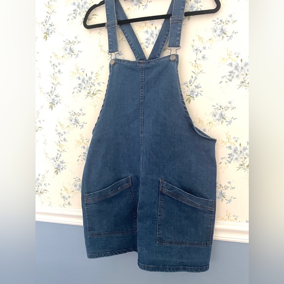 Sold 🪴

Denim Jumper - Picture 3 of 6